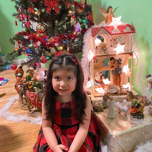 Profile Picture of Delmis Debenitez (@perezdelmis) on Poshmark