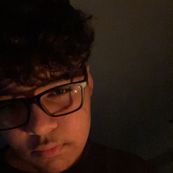 Profile Picture of Richard Lima (@rechard105) on Poshmark