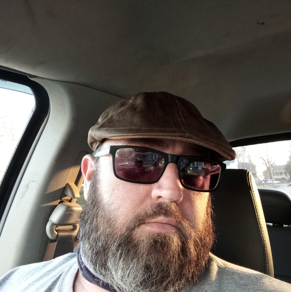 Profile Picture of Larry Schieber (@larry715) on Poshmark