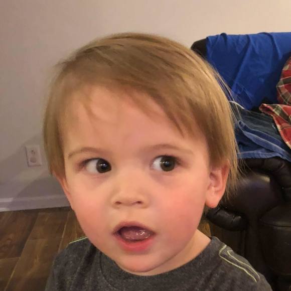 Profile Picture of Amber Swann (@amberleigh78) on Poshmark