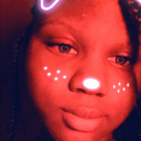 Profile Picture of Karlisha Matthews (@_karlisha_) on Poshmark