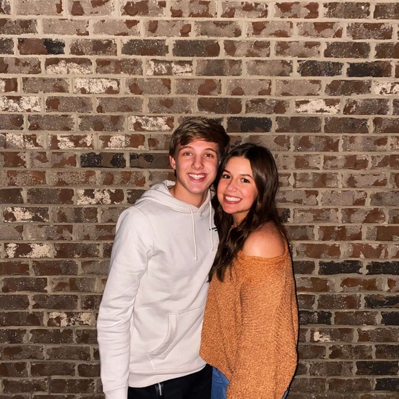 Profile Picture of Andrew Slone (@andrew8511) on Poshmark