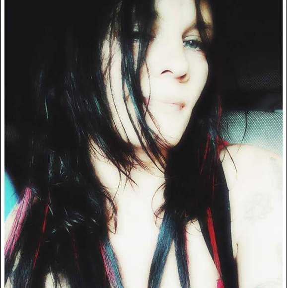 Profile Picture of Melissa Blankenship (@melissablank869) on Poshmark
