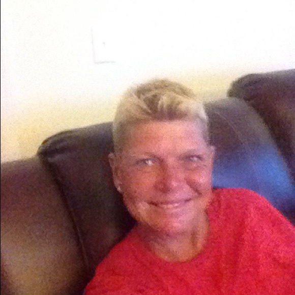 Profile Picture of George Smith (@walstontina2012) on Poshmark