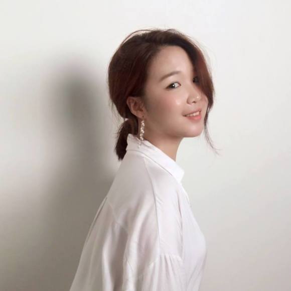 Profile Picture of Sun a Chung (@sunchung) on Poshmark