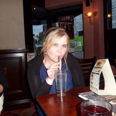 Profile Picture of Maureen McCall (@weemoza) on Twitter