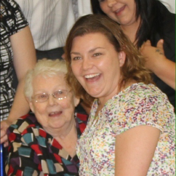 Profile Picture of Brandy Tharp (@turtletrain33) on Poshmark