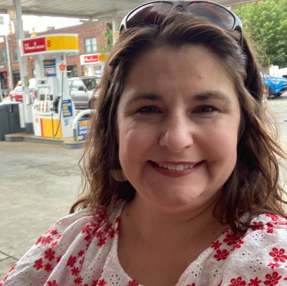 Meghan Rafinski wade - Poshmark Profile Picture of Meghan Rafinski wade (@811mom) on Poshmark