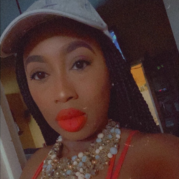 Profile Picture of Jasmine Landers (@jasminelande116) on Poshmark