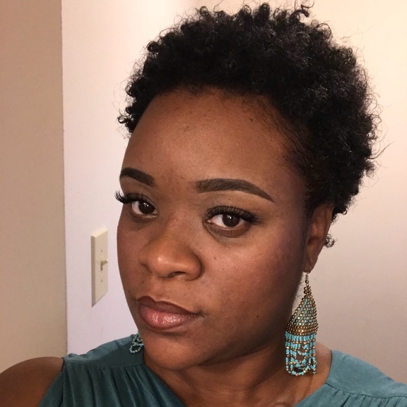 Profile Picture of Danielle Phifer (@dmphifer) on Poshmark