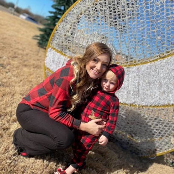 Profile Picture of Ally Wright (@alexirby03) on Poshmark