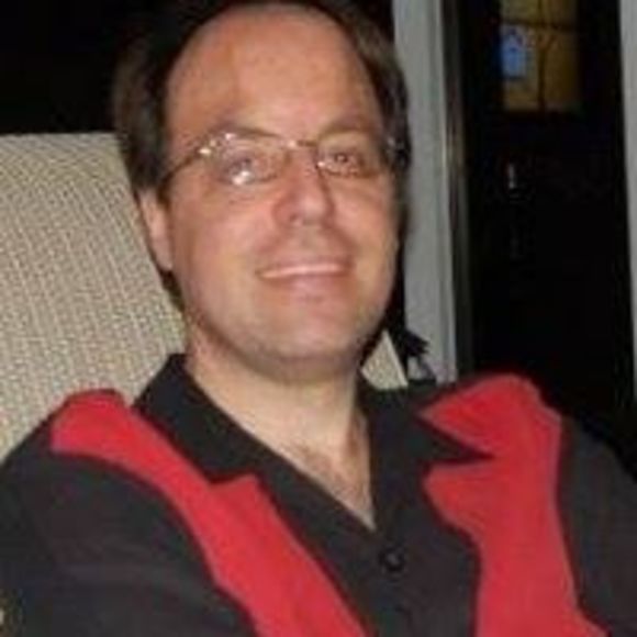 Profile Picture of Michael Freudenberg (@michaelfreudenb) on Poshmark