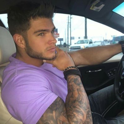 Profile Picture of Colin Erwin (@colwayer89) on Twitter