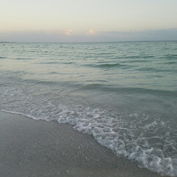 Sarah Hards - Poshmark Profile Picture of Sarah Hards (@poppysgrl) on Poshmark