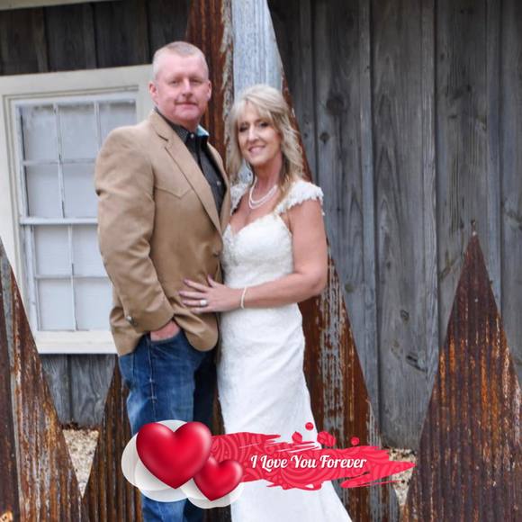 Profile Picture of Lusanne Shattles (@lusanneh) on Poshmark