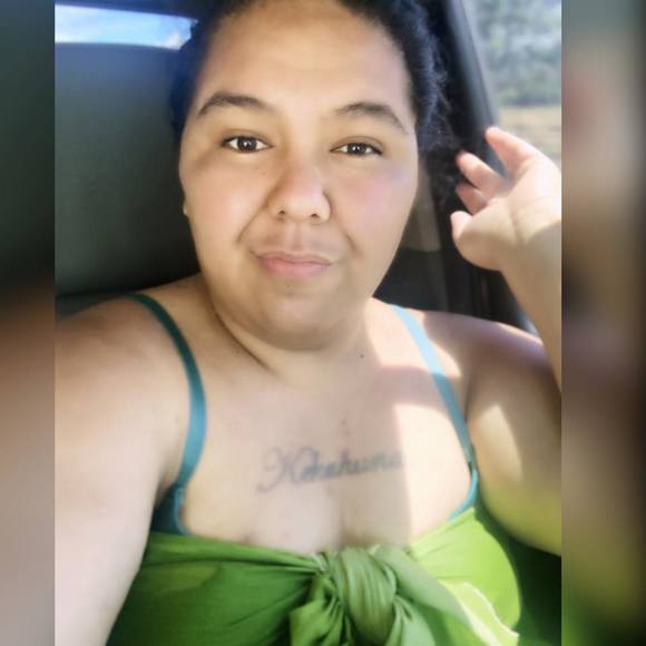 Profile Picture of Vaina Kekahuna (@bbycakes85) on Poshmark