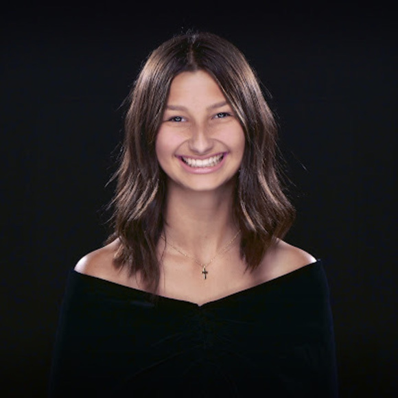 Profile Picture of Natalie Hedding (@nathedding) on Poshmark