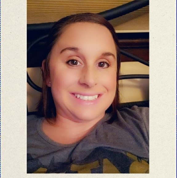 Profile Picture of Chelstine Hinchee (@zorena21) on Poshmark