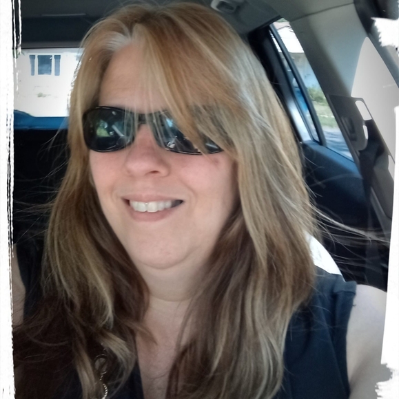Profile Picture of Judy Ciszewski (@judyciszewski) on Poshmark