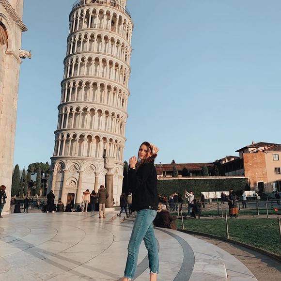 Emily Murnane - Poshmark Profile Picture of Emily Murnane (@emilykaemurnane) on Poshmark