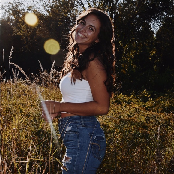 Profile Picture of Brianna Signorello (@bsignorello) on Poshmark