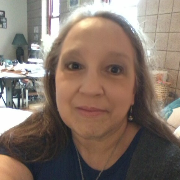 Profile Picture of Linda Pepera (@granmalindajo) on Poshmark