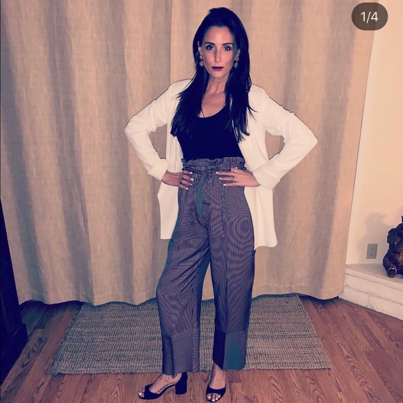 Profile Picture of Suzanne Faiman (@suzysansone) on Poshmark