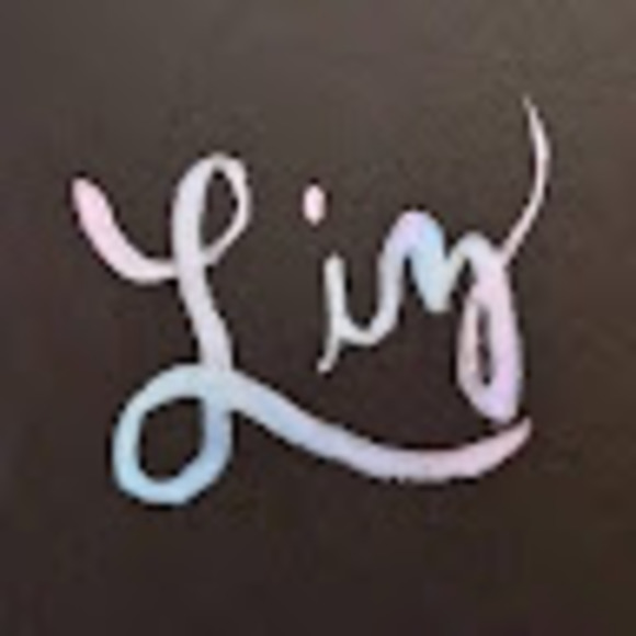 Profile Picture of Liz Tuuri-mosbaugh (@lizmosbaugh) on Poshmark