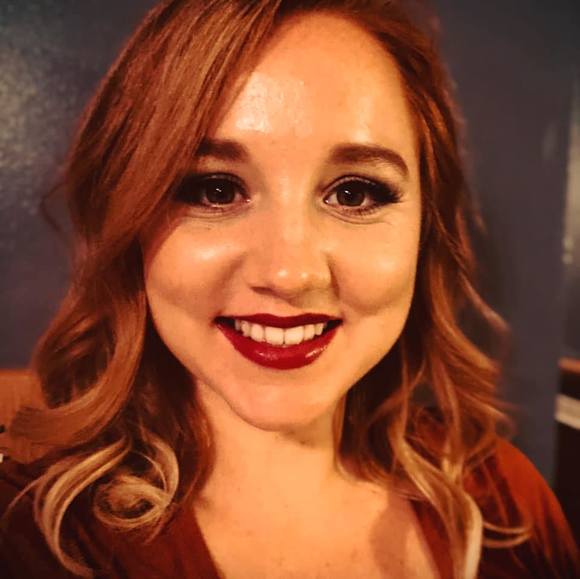 Profile Picture of Amber Zulauf (@alzu24) on Poshmark