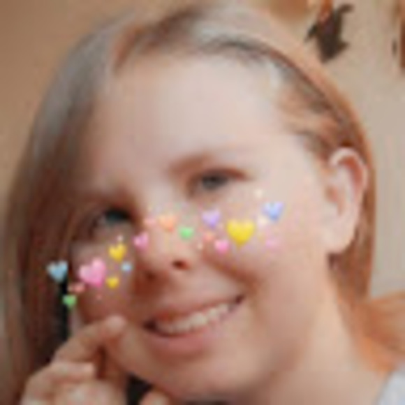 Profile Picture of Loretta Webb (@llarts) on Poshmark