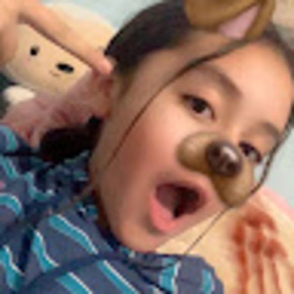 Profile Picture of Maria Angulo (@mangulo0010) on Poshmark