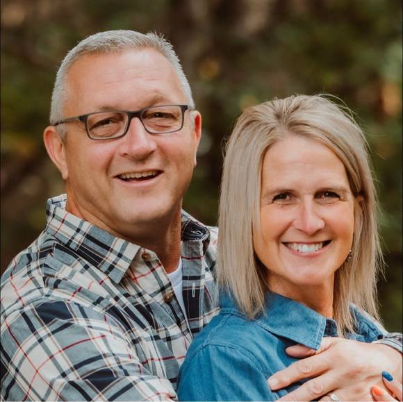 Profile Picture of Lori Holthaus (@lorijacobs23) on Poshmark