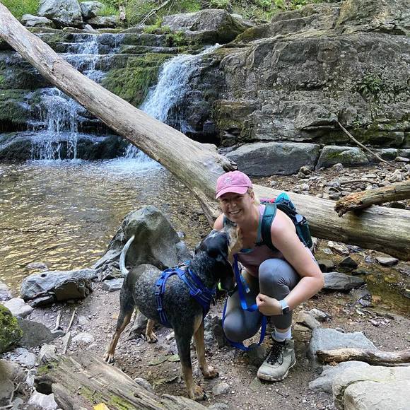 Profile Picture of Beth Reilly (@bethreilly) on Poshmark