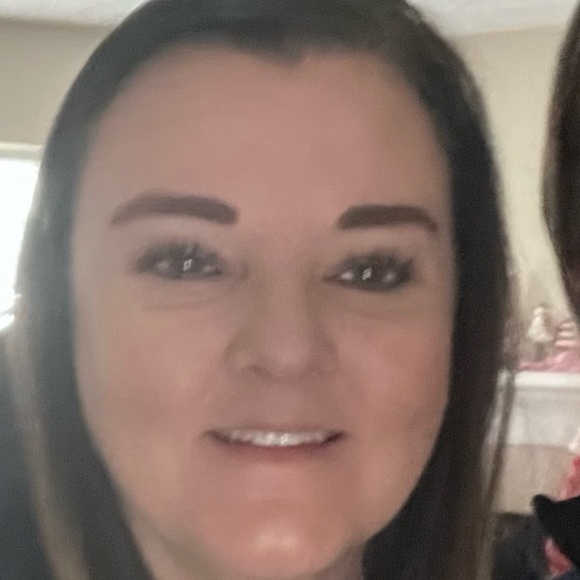 Profile Picture of Stacey Zoellner (@rszoellner) on Poshmark