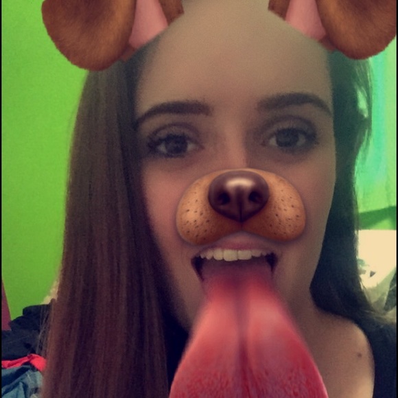 Profile Picture of Karina King (@karinnnaa) on Poshmark