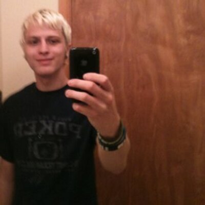 Profile Picture of Corey Wenzel (@@darkbrokenstar) on Twitter