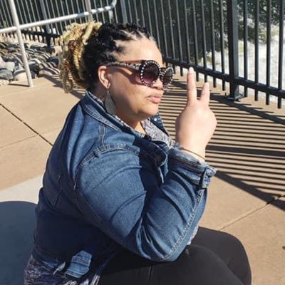 Profile Picture of Lisa Rhodes (@LisaRho77597763) on Twitter