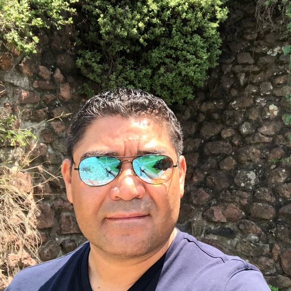 Profile Picture of Rene Robledo (@rrcastro848) on Poshmark