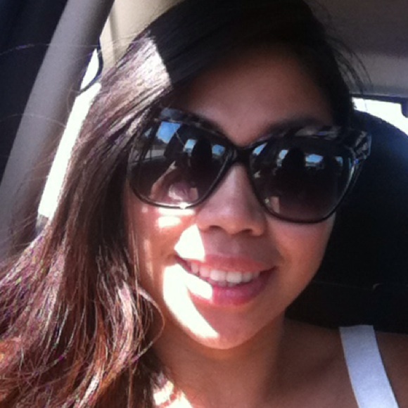 Profile Picture of Tracy Nguyen (@star_light0713) on Poshmark