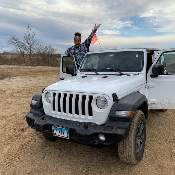 Profile Picture of Elisha Coffrin (@ecoffrin) on Poshmark