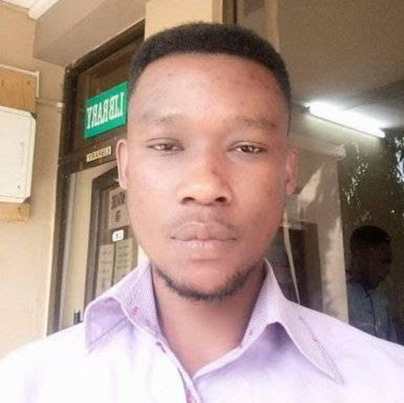 Profile Picture of Paul Owusu (@paulowusu4991) on Poshmark