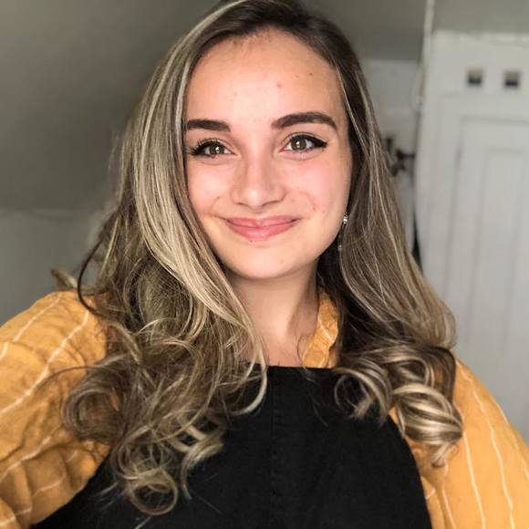 Profile Picture of Dominique Holliday (@dominobae) on Poshmark