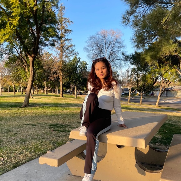 Profile Picture of Amber-rai Slotnick (@justbamber111) on Poshmark