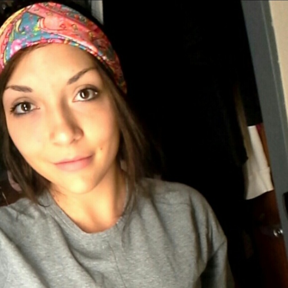 Profile Picture of Jerrica Gonzales (@jerrica_jo) on Poshmark