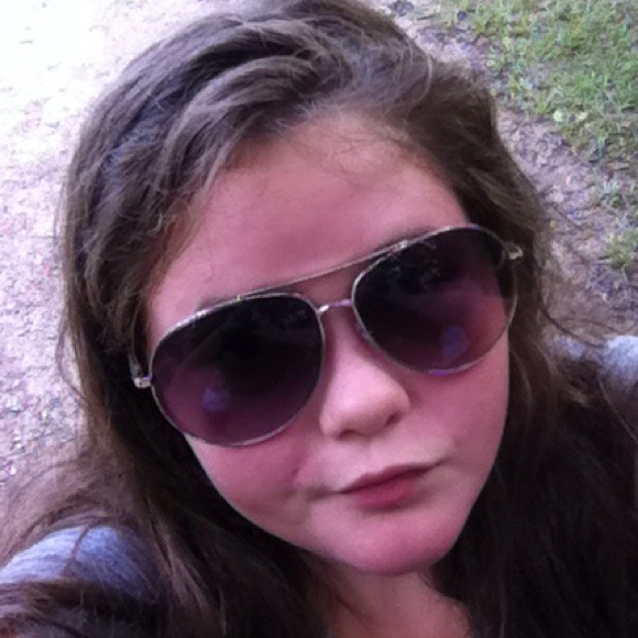 Profile Picture of Chrissy Mcconnell (@christie_jean) on Poshmark