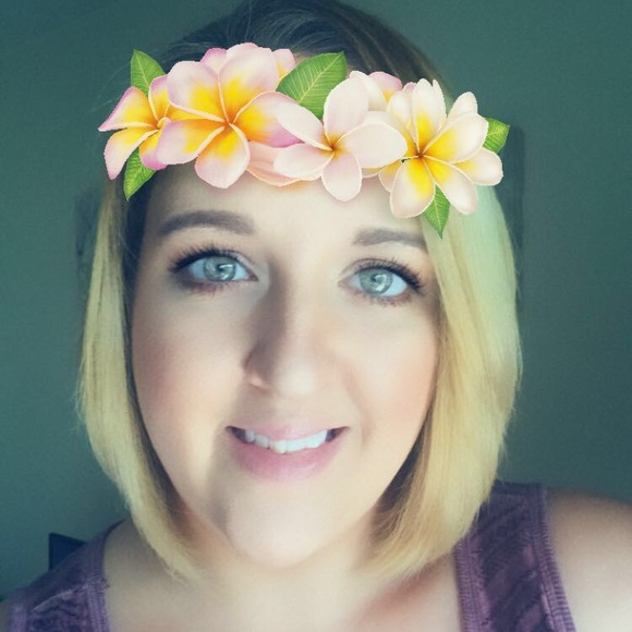 Profile Picture of Joeleene Gilbert (@joeleene84) on Poshmark