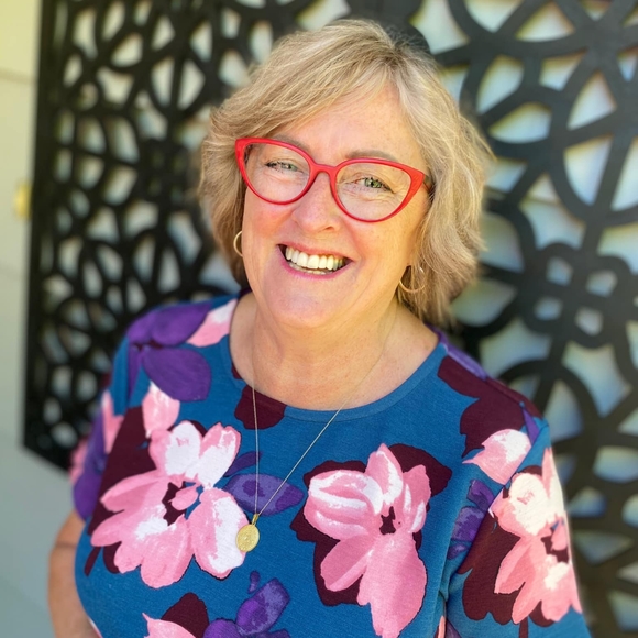 Bev Cavicchi - Poshmark Profile Picture of Bev Cavicchi (@bevcavicchi) on Poshmark