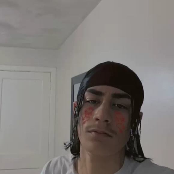 Profile Picture of Yung Andrew (@irizarry4life04) on Poshmark