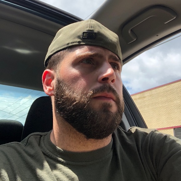 Profile Picture of Chris Cunha (@chrisc87) on Poshmark