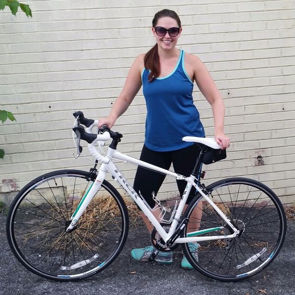 Profile Picture of Sarah Roppoli (@colormywardrobe) on Poshmark